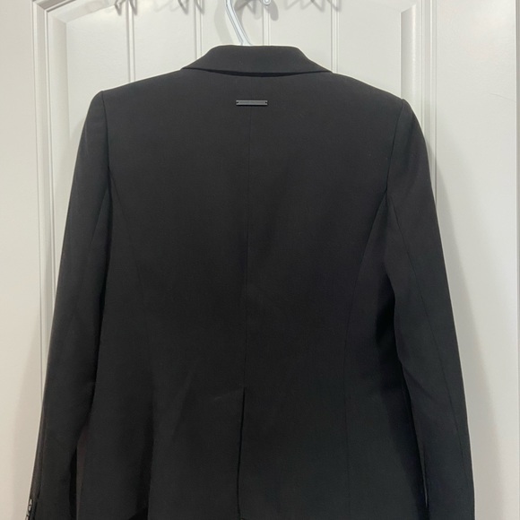 Woman’s Armani Exchange black blazer size 6 - Picture 5 of 6